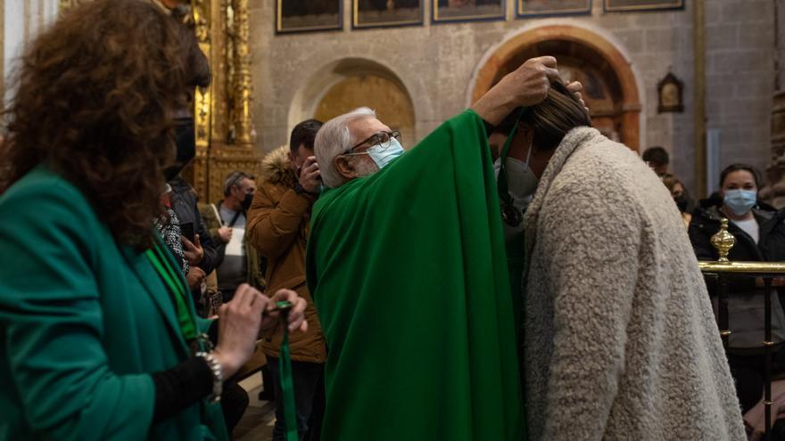 Entrada de nuevos hermanos en la Cofradía de la Virgen de la Esperanza