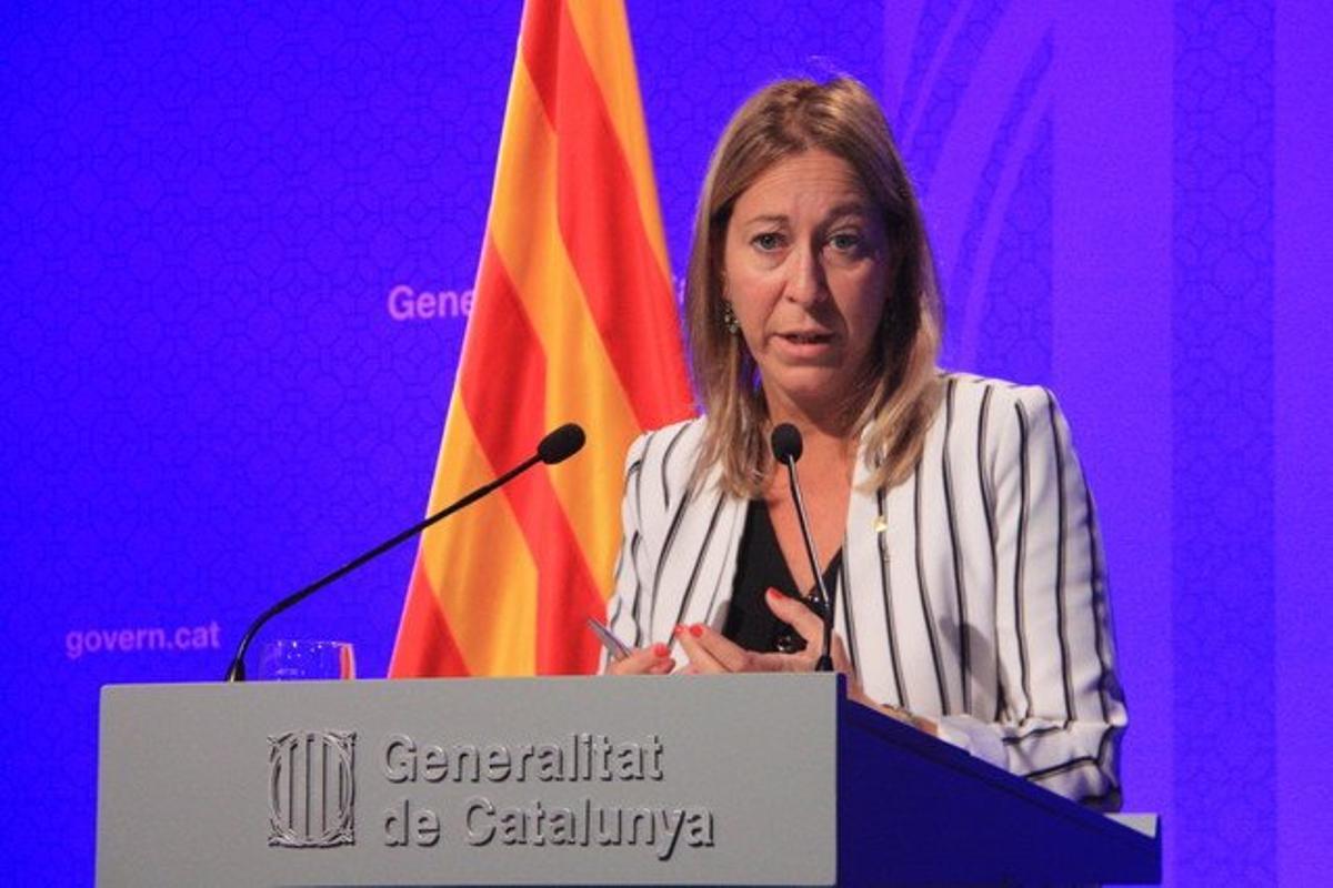 La vicepresidenta i portaveu del Govern, Neus Munté, durant la roda de premsa.