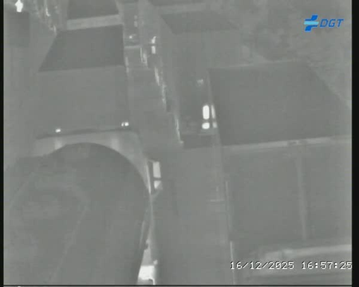 Tráfico parado en la A-3 en el portillo de Buñol