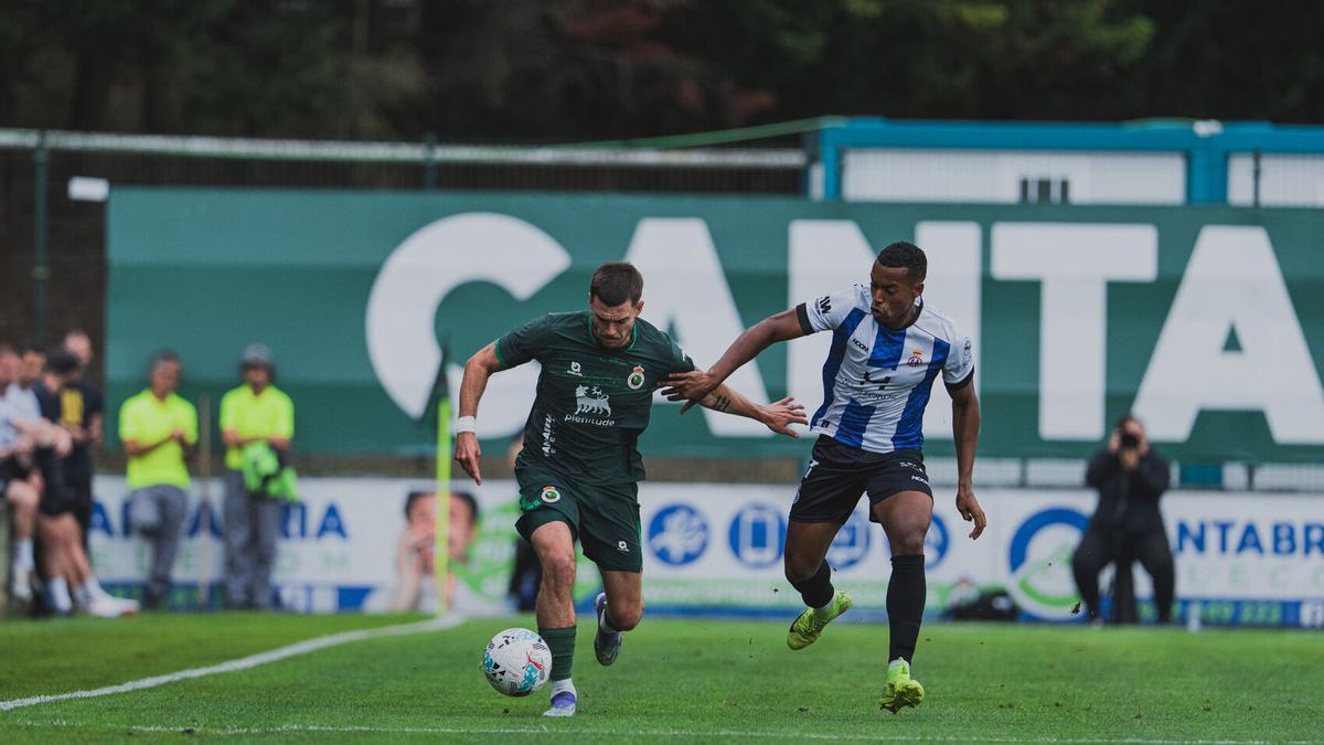 Quicala, durante el partido de la pasada pretemporada entre el Avilés y el Racing de Santander