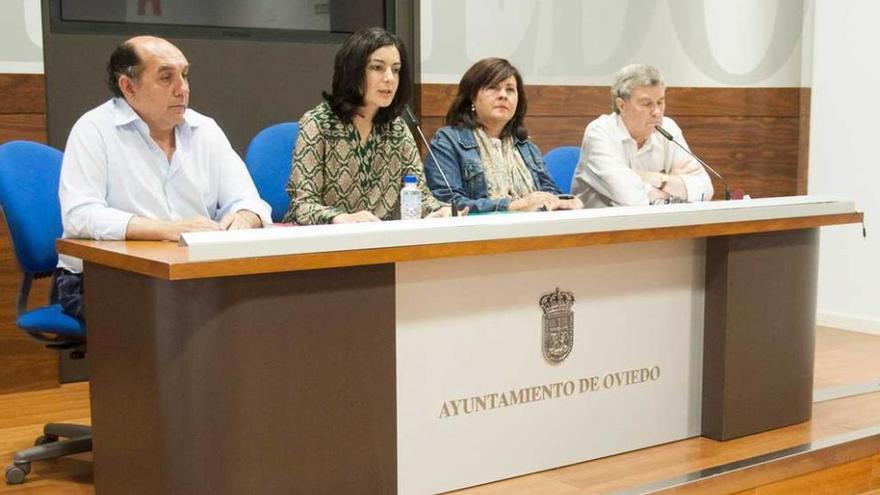 Por la izquierda, Ignacio Sal, Ana Isabel Álvarez, Victoria Ruiz y Juan García, ayer, en el Ayuntamiento.