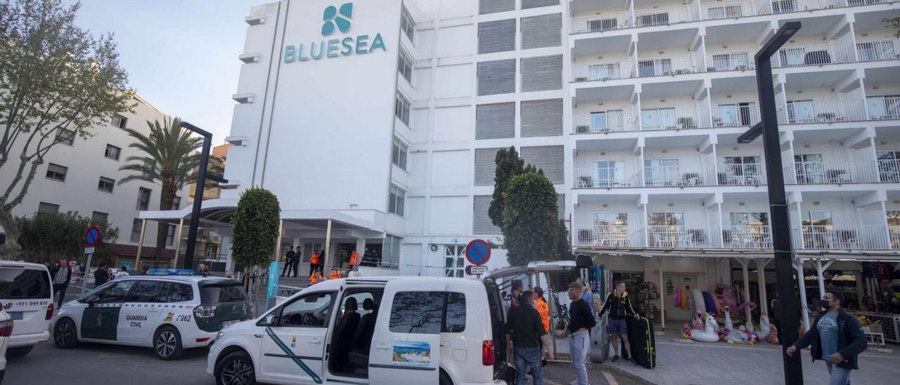 Derrumbe hotel Alcúdia (Mallorca) | Media hora antes del derrumbe había 20  personas en la cocina del hotel de Alcúdia