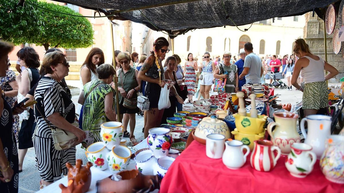 Plasencia abre la inscripción para los puestos de artesanía del Martes Mayor.