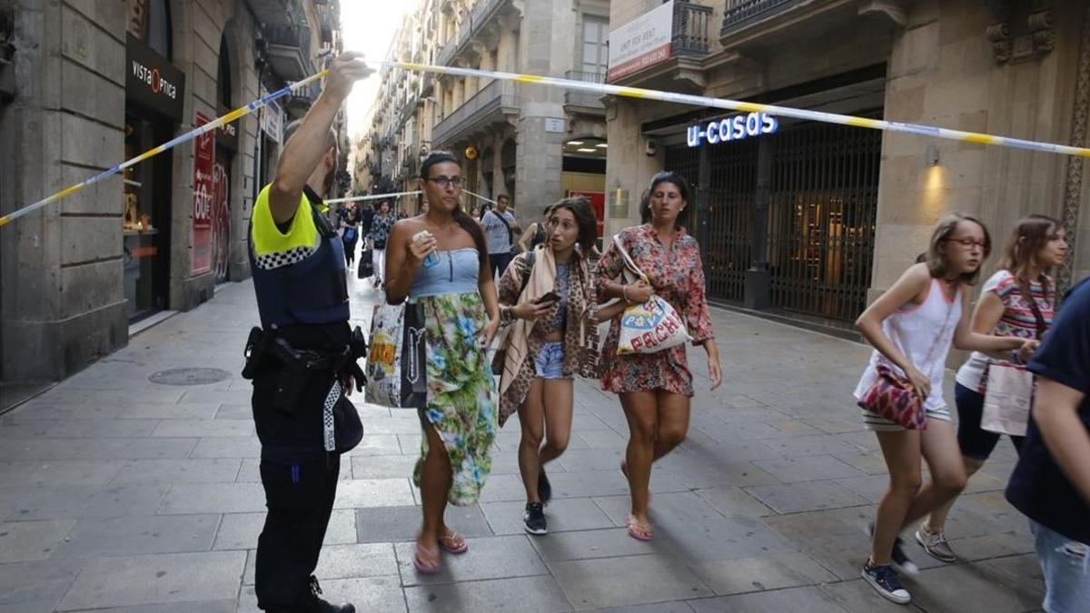 zentauroepp39719665 barcelona 17 08 2017 accidente o atentado en ramblas  cerrad170817212728