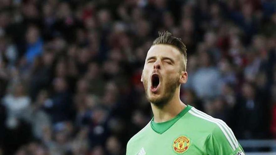 De Gea celebra uno de los goles.