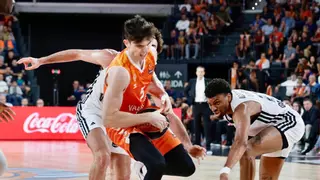 De Larrea bautiza el Roig Arena con otro partidazo en modo MVP