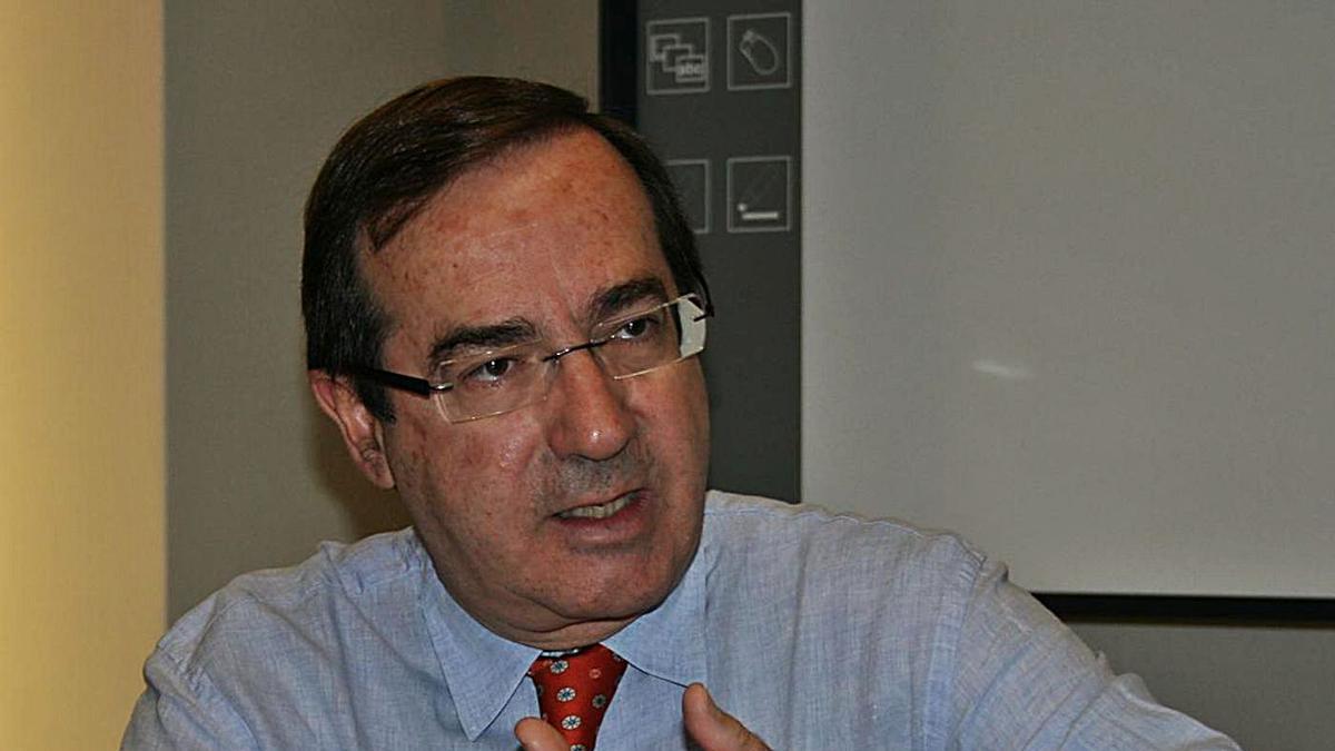 Federico Durán López culmina su larga etapa en la Universidad de Córdoba pero seguirá vinculado al derecho.
