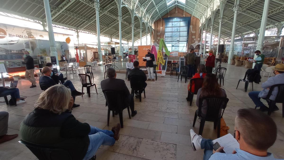 El Mercado de Colón de Valencia acogió la presentación de la segunda edición de D’ací.