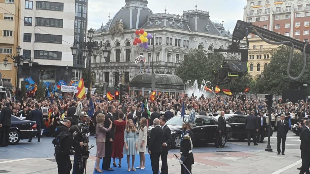 La alfombra azul del teatro Campoa