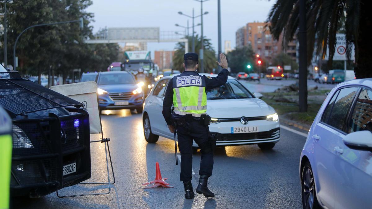 Controles de policía pòr la salida de la ciudad