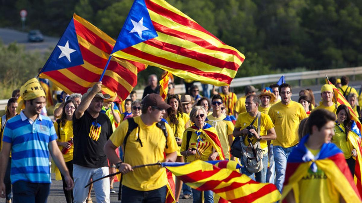 Participantes en la Via Catalana, el pasado 11 de septiembre, durante la Diada.