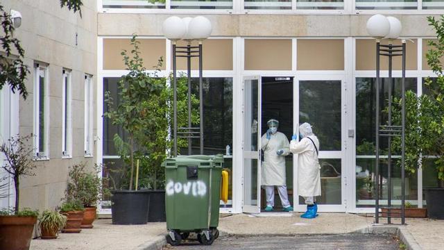 Residencia "Os Gozos" en Pereiro de Aguiar. // Carlos Peteiro