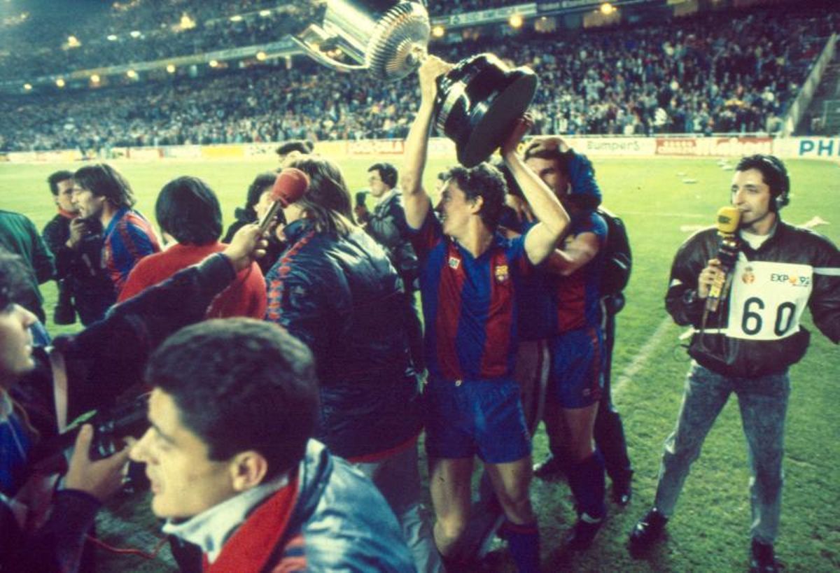 Lineker y equipo del FC Barcelona en una imagen de archivo del 30 de marzo de 1988.
