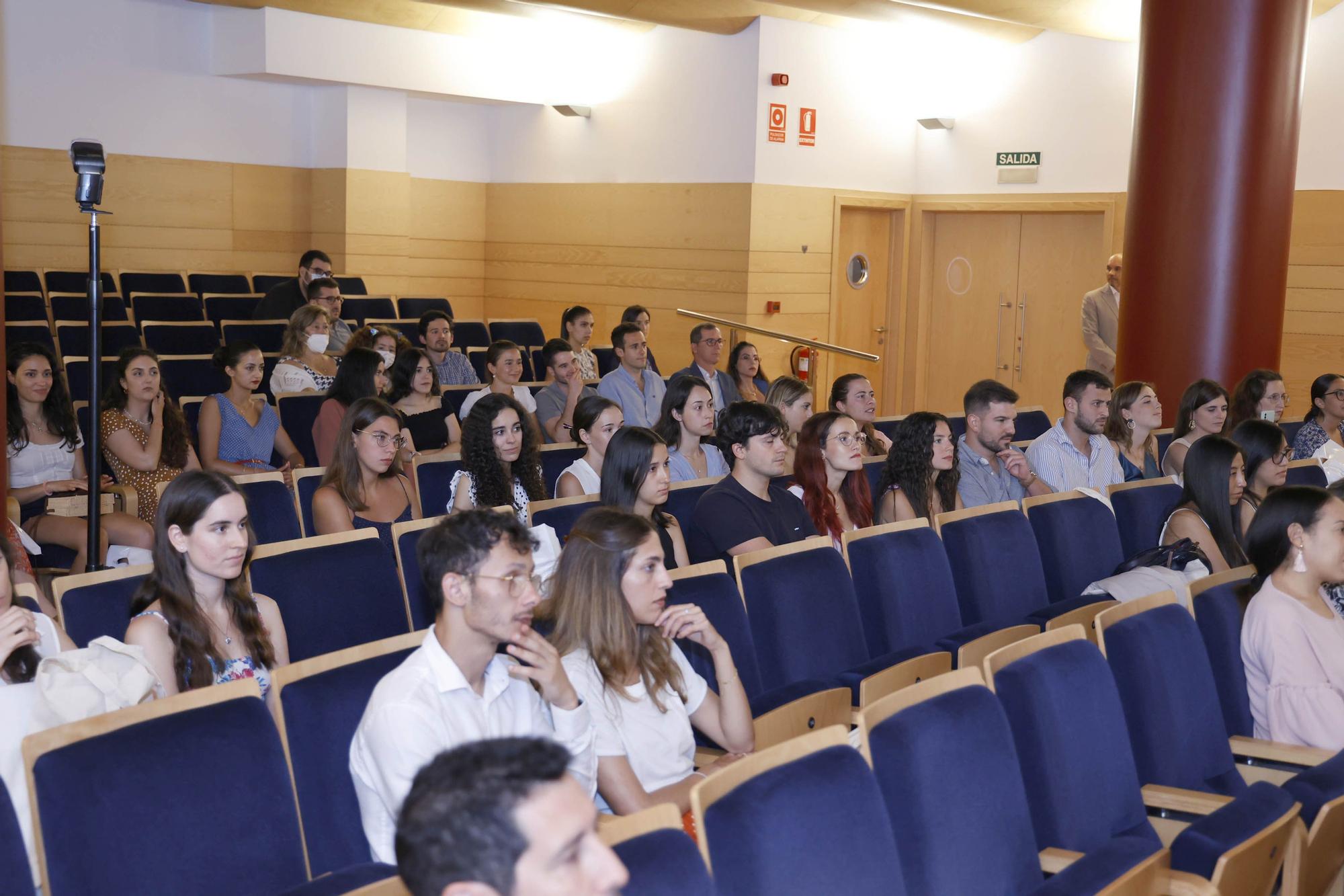 Médicos recién colegiados y "altamente cualificados"