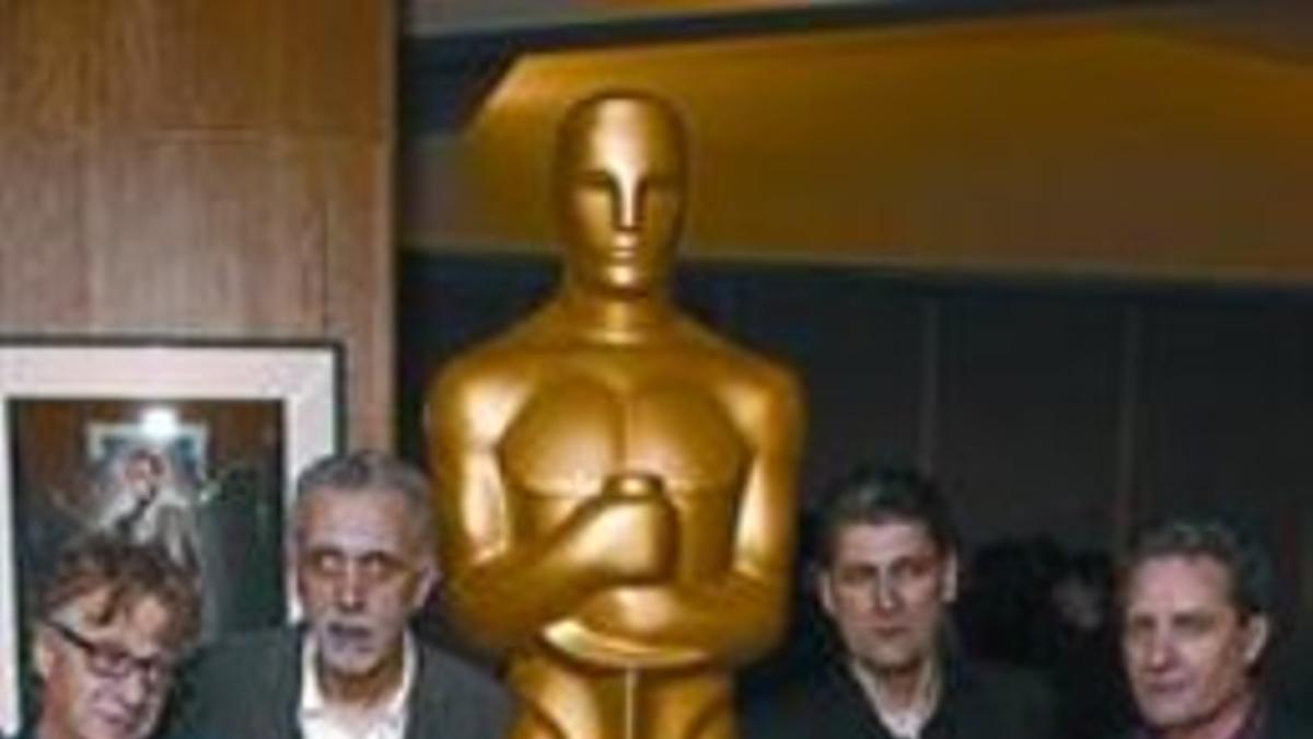 Desde la izquierda, Mariscal, Trueba y los otros candidatos al mejor filme de animación: Jennifer Nelson, Alain Gagnol y Jean-Loup Felicioli.