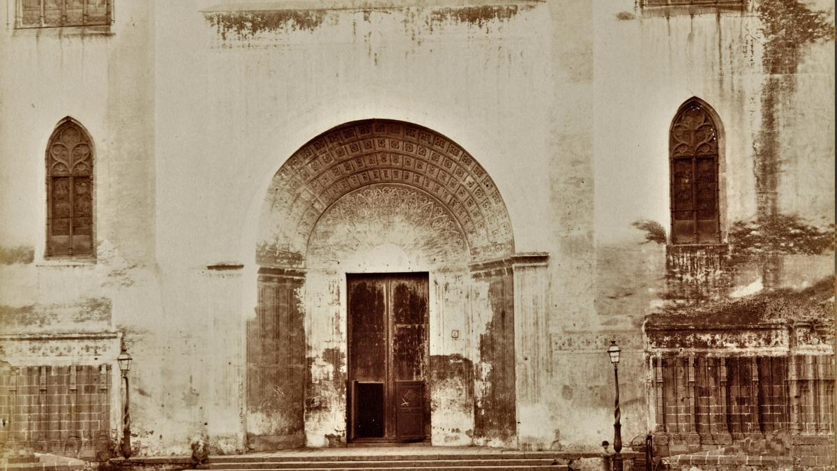 Catedral de Barcelona, 1802. Imagen de la fachada antes del inicio de las obras de 1887.
