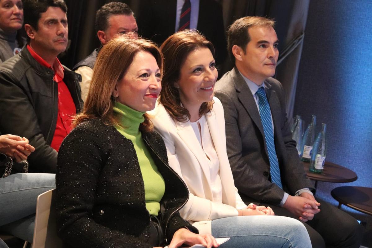 Patricia Navarro, junto a Maripaz Fernández y José Antonio Nieto.