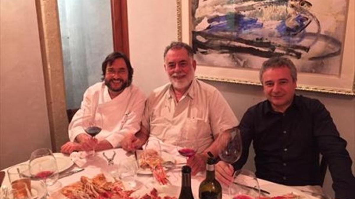 Francis Ford Coppola, centro, con Manubens, izquierda, y Vila.