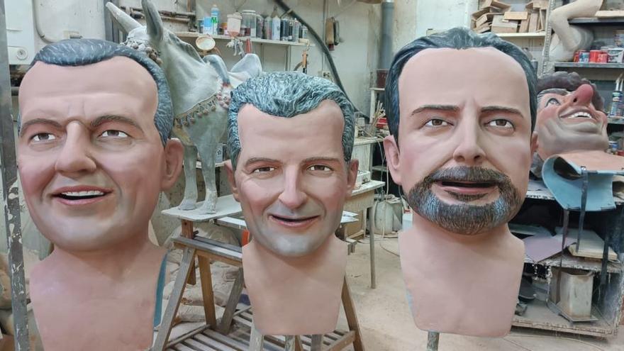 Els xefs del Disfrutar convertits en capgrossos.