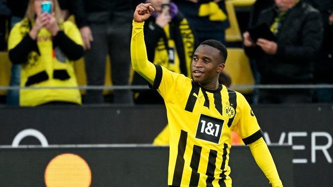 Moukoko - Delantero centro- Borussia Dortmund - Valor de mercado: 30 millones