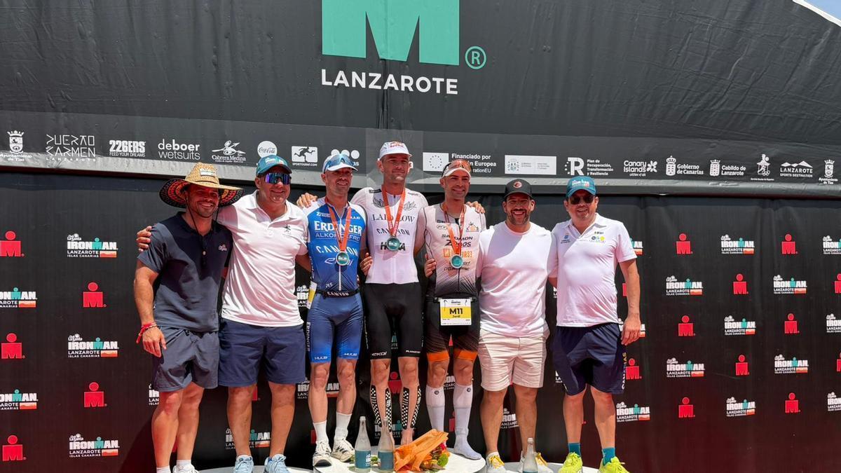 De izquierda a derecha, Patrick Lange, Sam Laidlow y Jordi Montraveta