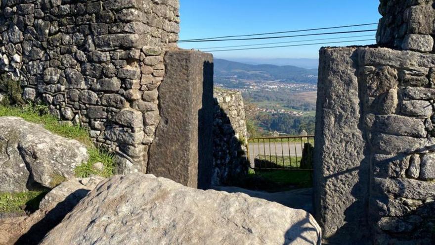 Reconstrucción de la puerta norte al castro del monte Santa Trega, en A Guarda.  // D.P.