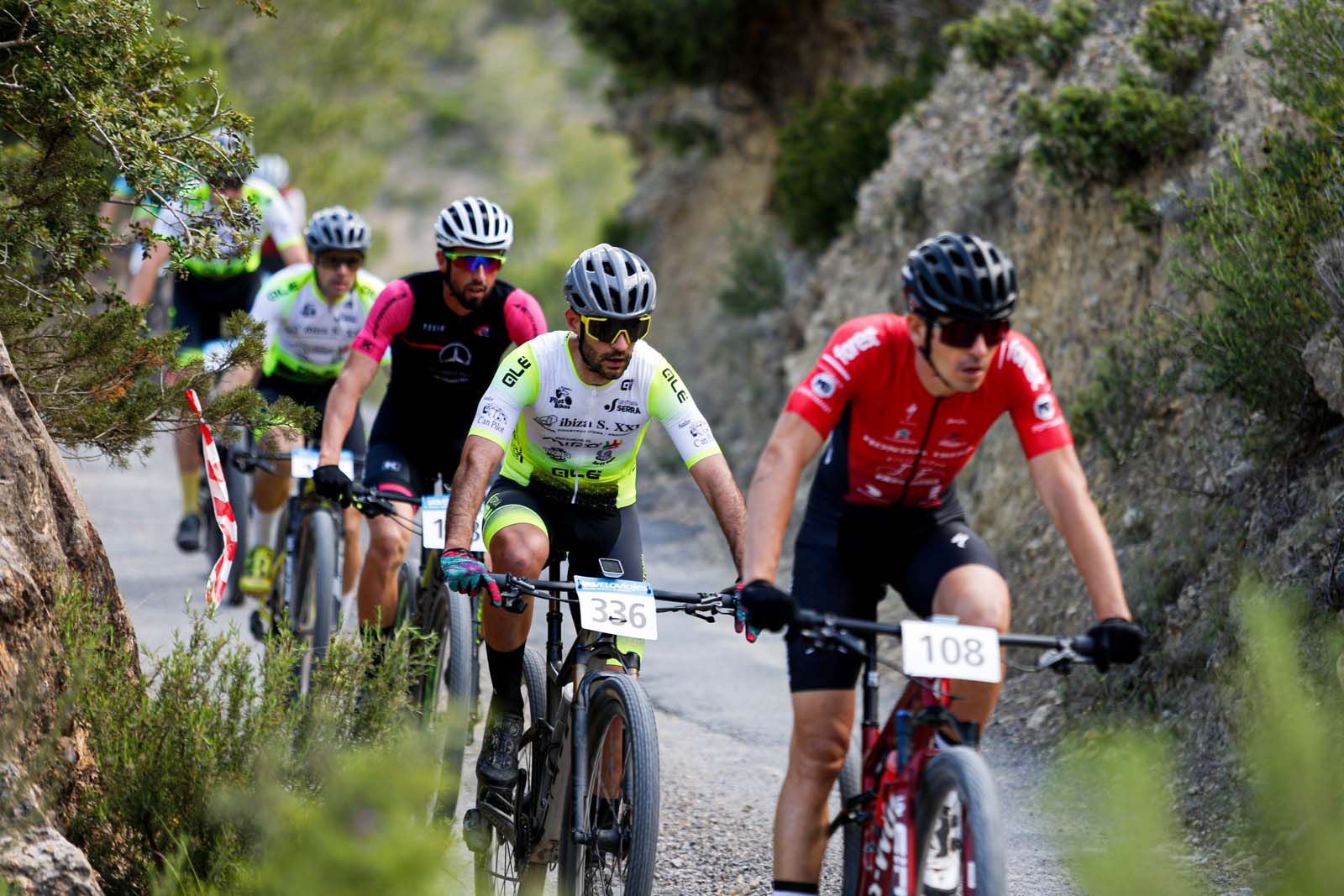 Victorias para Francisco José Medina y Laura Ríos en el Trofeo BTT Portinatx