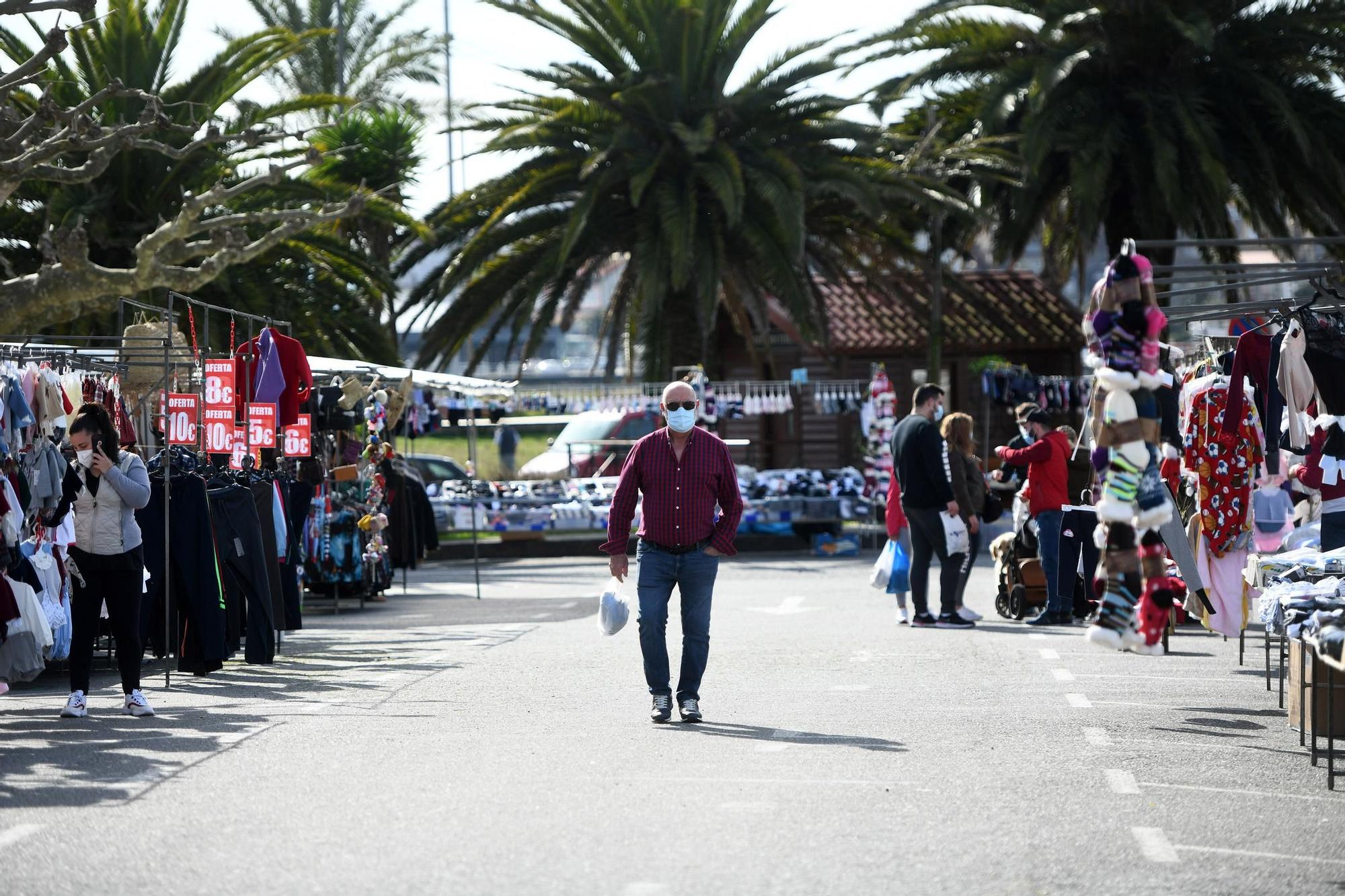 El mercadillo de Baltar, sin clientes por las restricciones