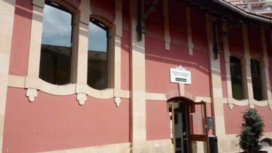 La biblioteca estÃ¡ dentro del recinto de s&#039;Escorxador.