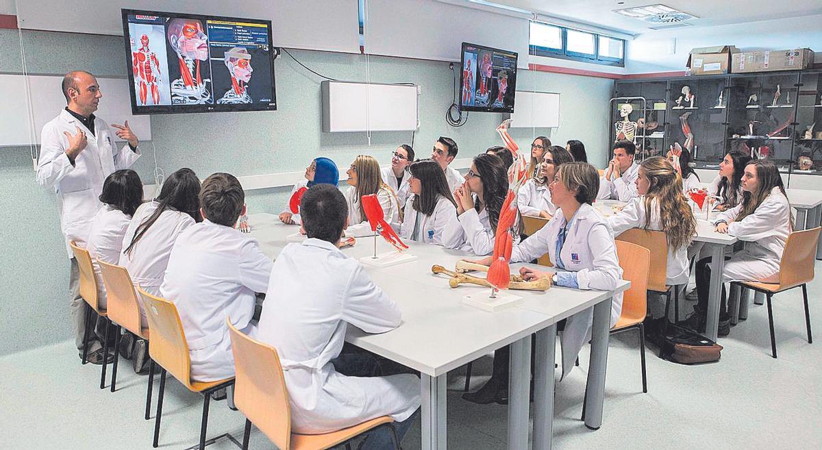 Els estudiants de la universitat pública de Castelló tenen al seu abast totes les ferramentes per a obtindre una formació global.