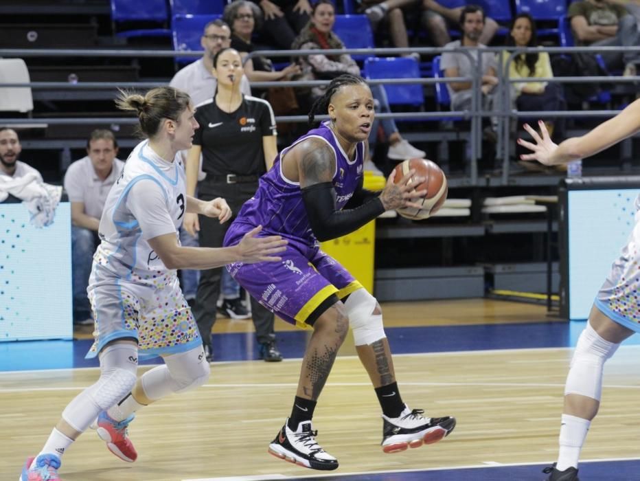 Partido de baloncesto femenino Clarinos-Campus ...