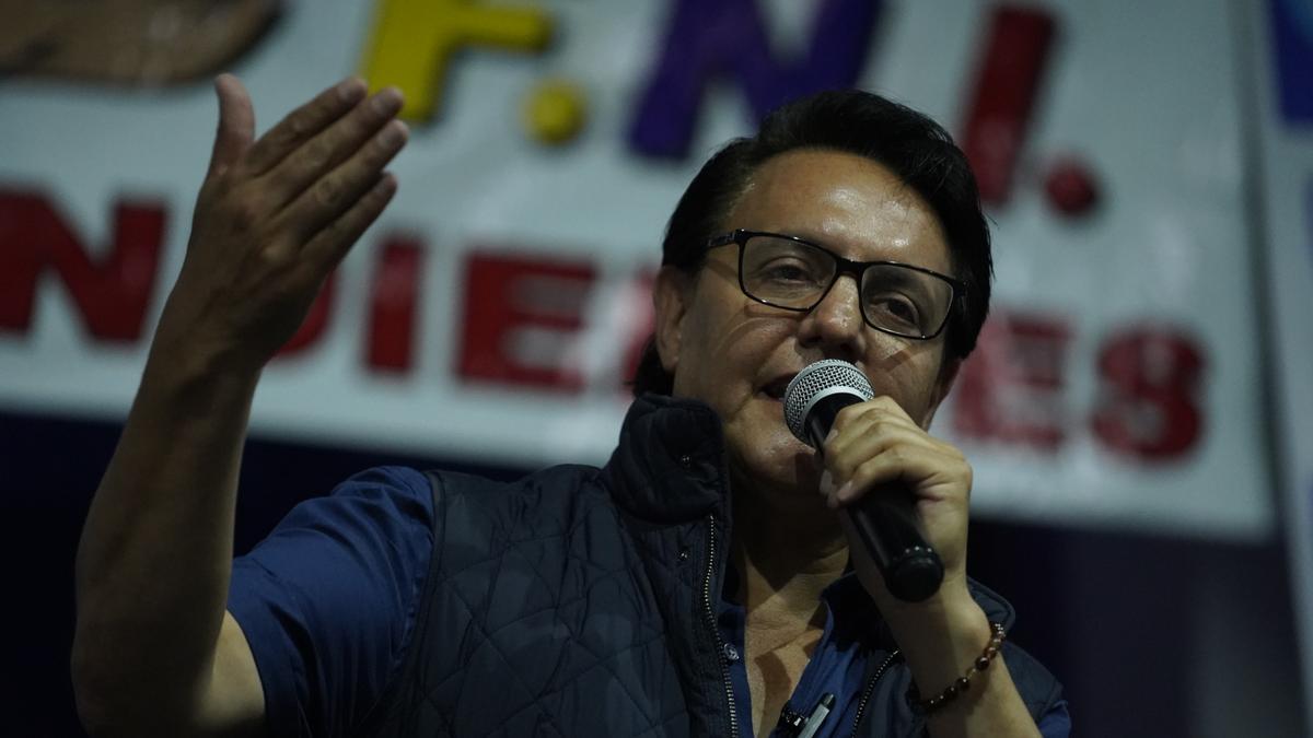 Asesinan a tiros al candidato a la presidencia de Ecuador Fernando Villavicencio