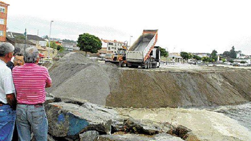 La cofradía teme que la arena de Vilaxoán cause daños y exige que sea analizada