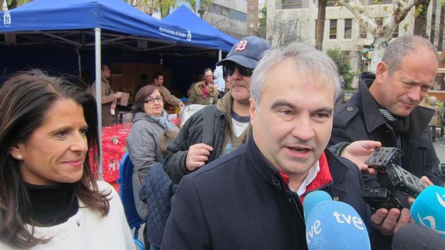 El alcalde de Badajoz dice que la ciudad tendrá bandera cuando no genere polémicas