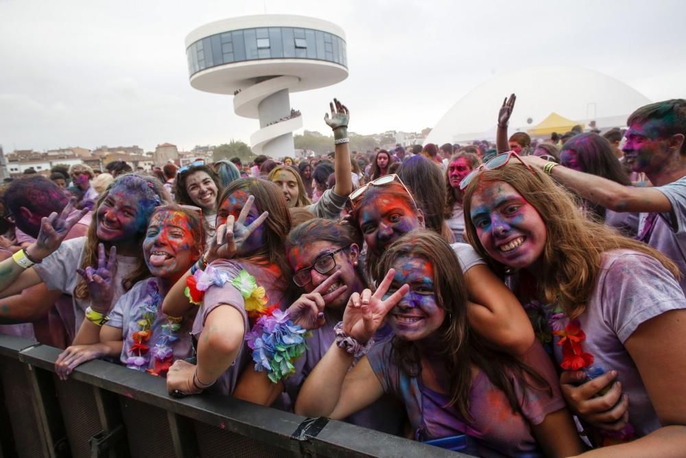 Holi Party en el Niemeyer