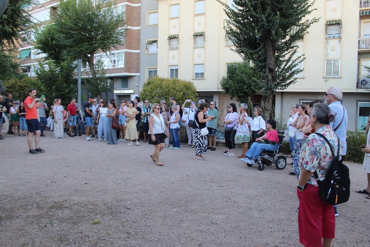 Así ha sido la ruta que recorre las huellas del Franquismo en Badajoz