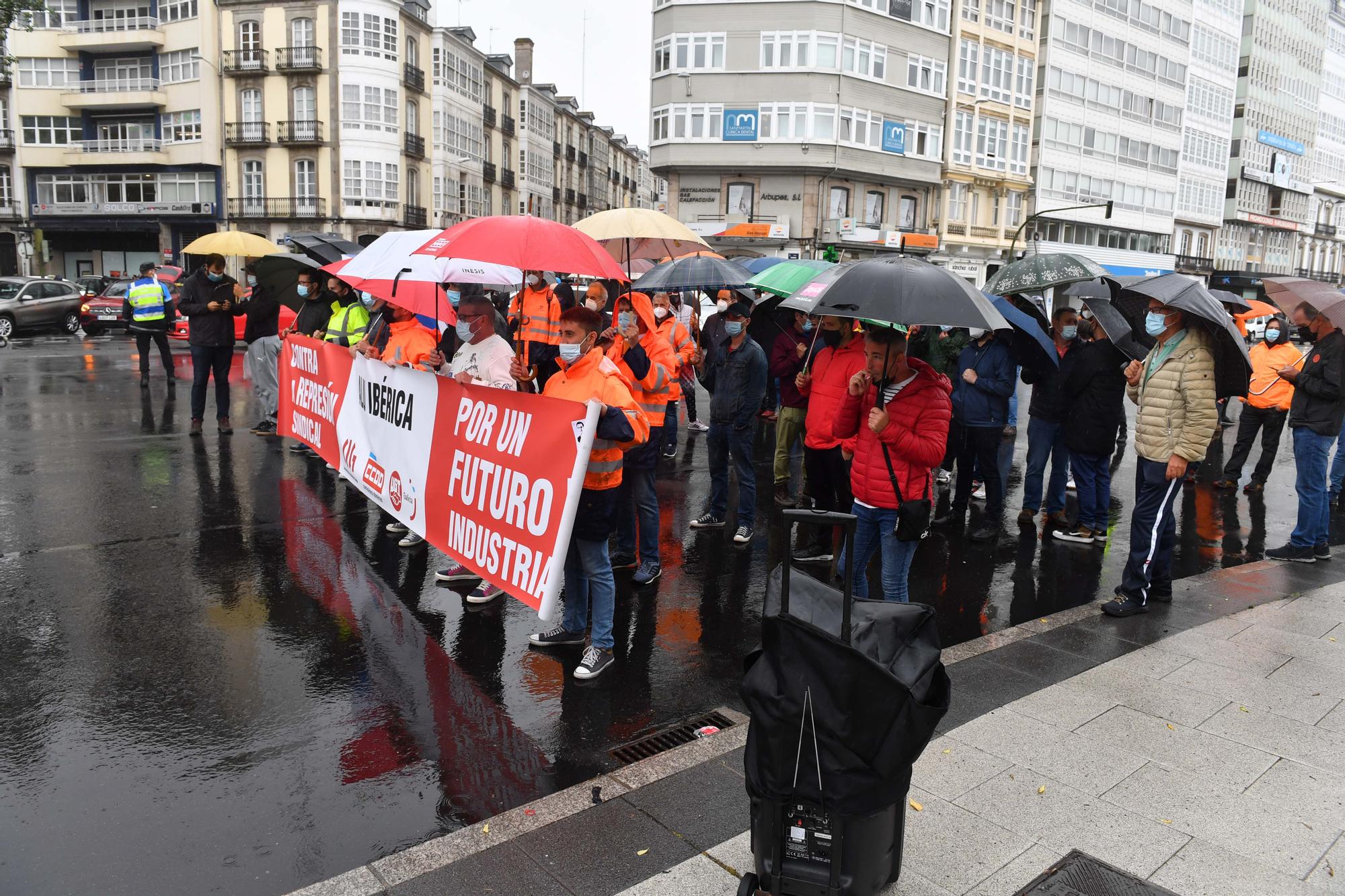 Trabajadores de Alu Ibérica exigen al Gobierno una solución industrial