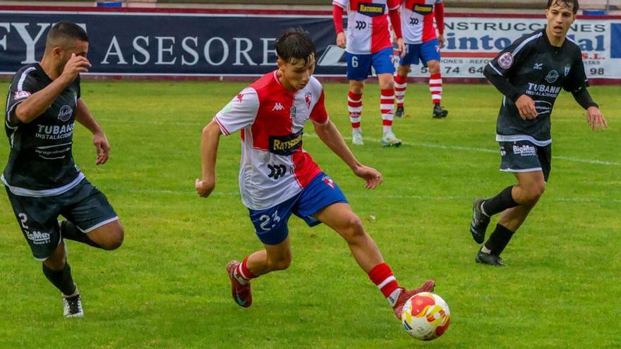 El Arosa busca los tres puntos en A Lomba ante el Montañeros.