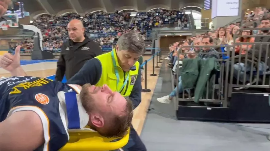 VÍDEO: Así fue el fatal golpé en el cuello que suifrió Calvin Hermanson