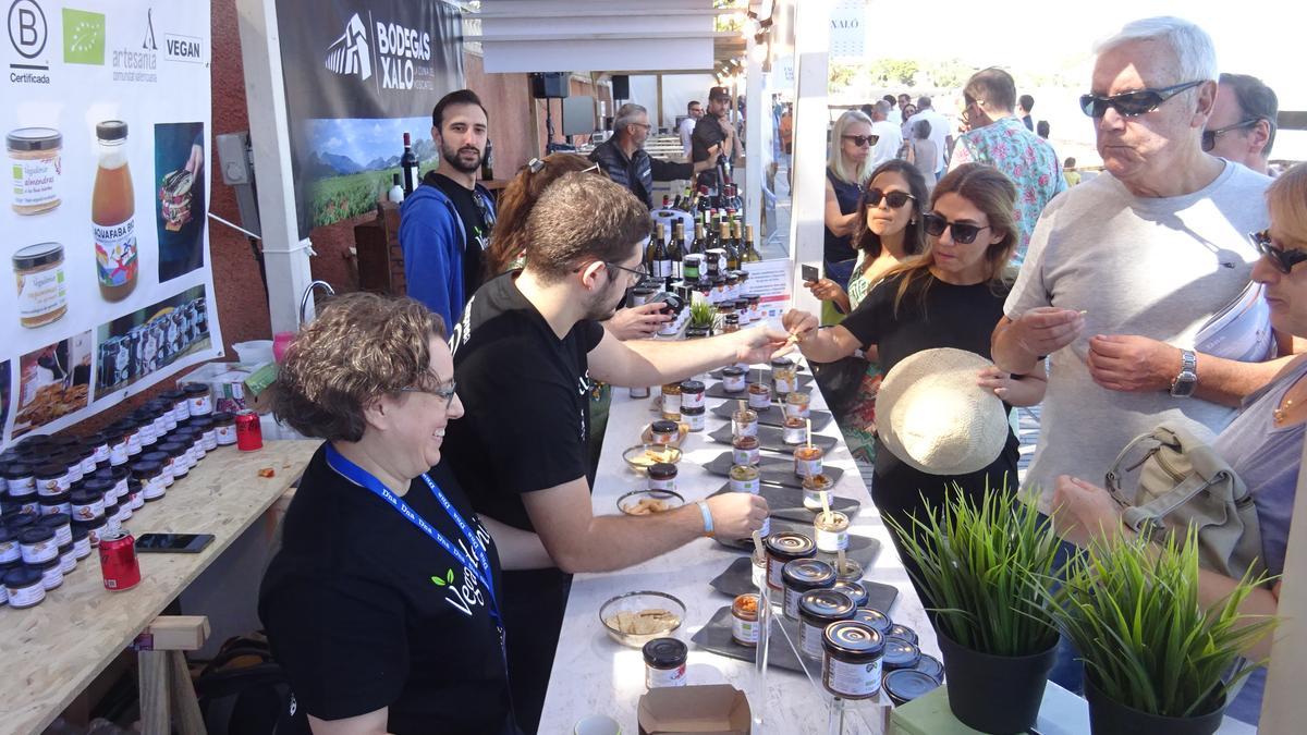 Degustación de productos de la tienda VegaDenia en el DNA de Dénia