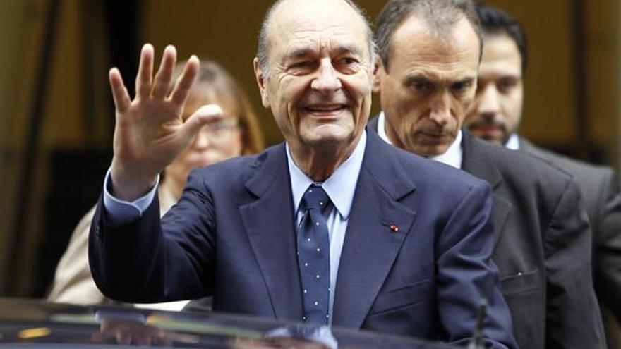 Jacques Chirac, hospitalizado en París por una infección pulmonar