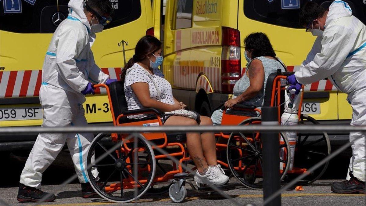 Los contagiados de covid-19 ocupan ya el 16% de las camas de los hospitales de Madrid