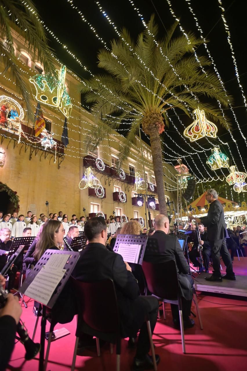 Elche se ilumina por Navidad