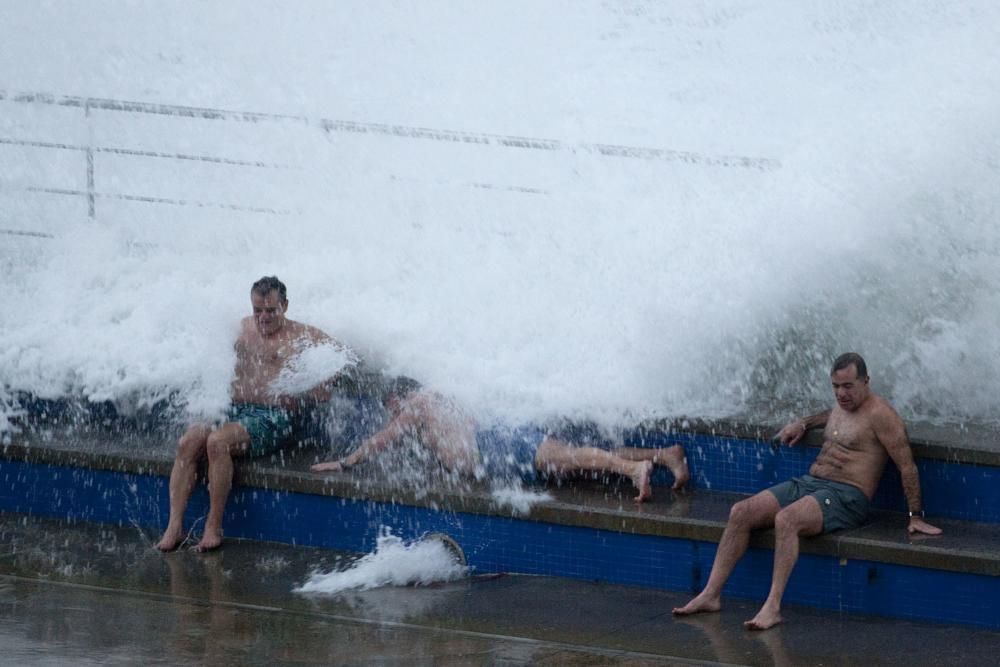 Oleaje en Gijón