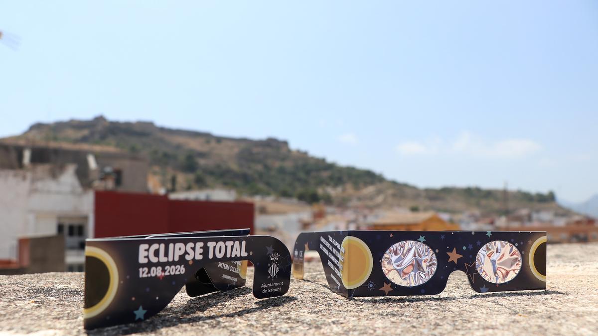 Las gafas que regalará el ayuntamiento.
