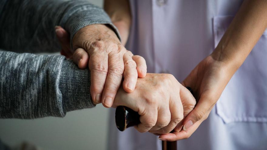 La importancia del geriatra en el cuidado de las personas mayores