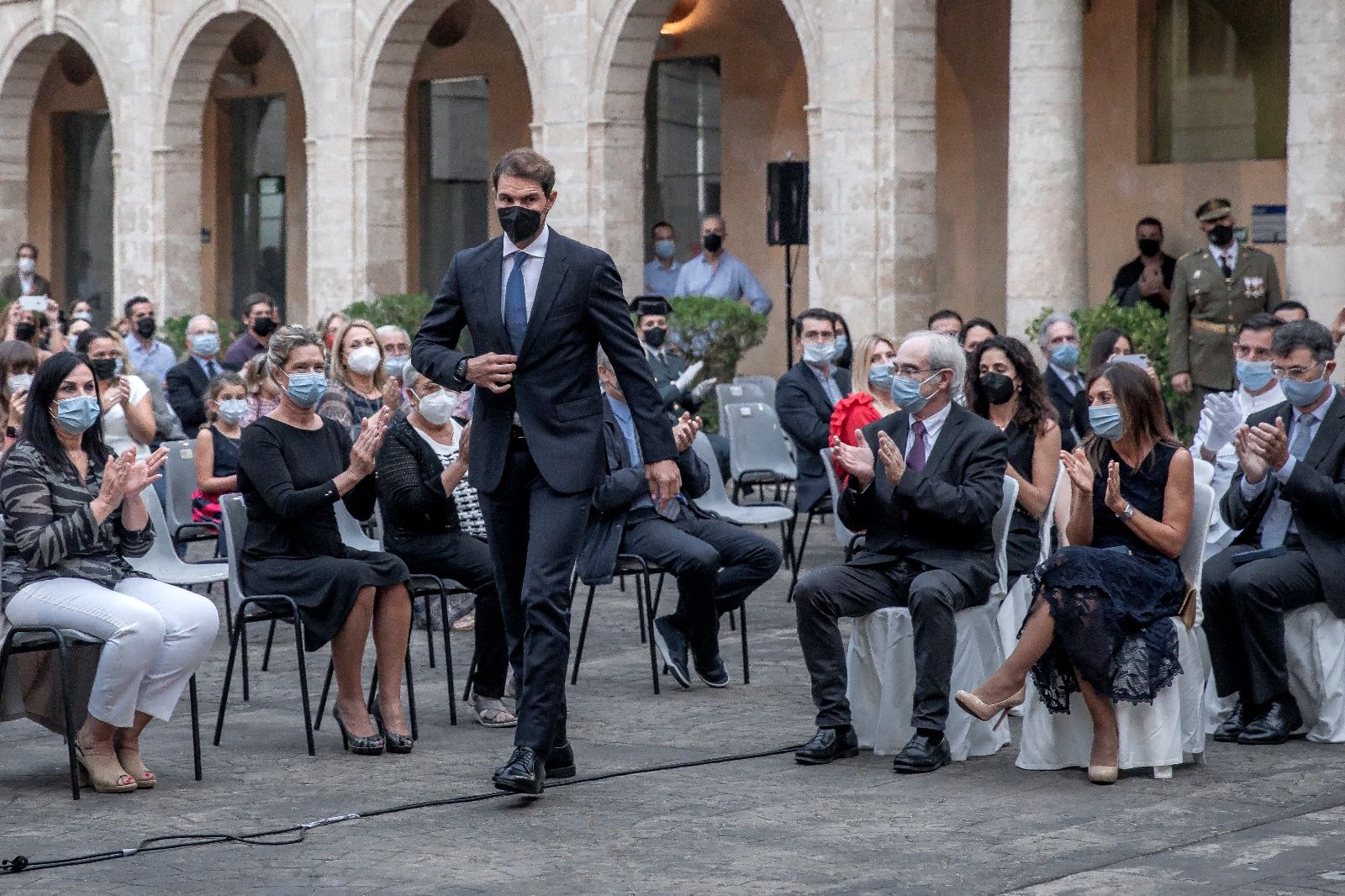 Rafa Nadal, condecorado en Palma con la medalla al Mérito Policial