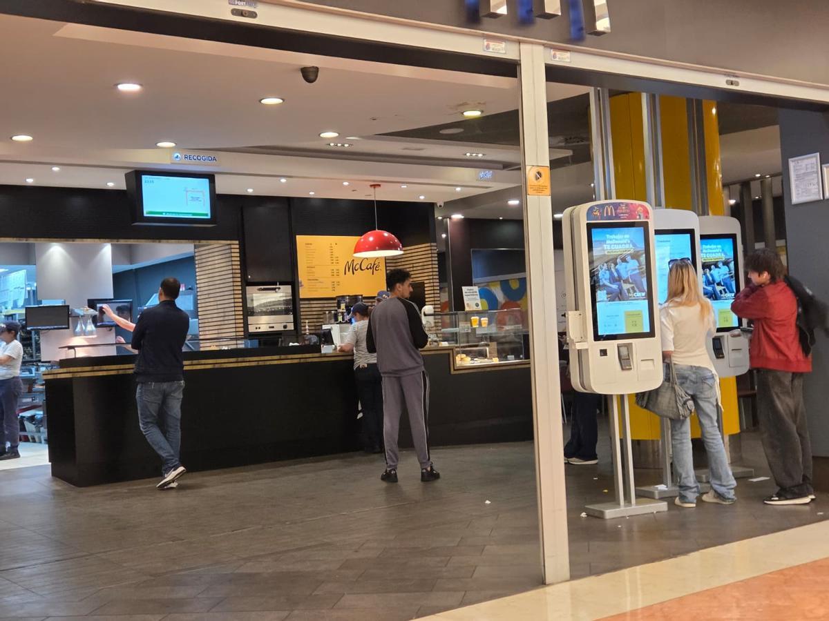 Adiós al McDonald's de Plaza Mar2 en Alicante tras más de 20 años de historia