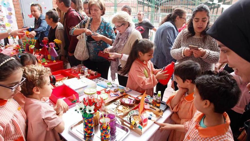 Mercadillo solidario en la escuela infantil Miguel Hernández