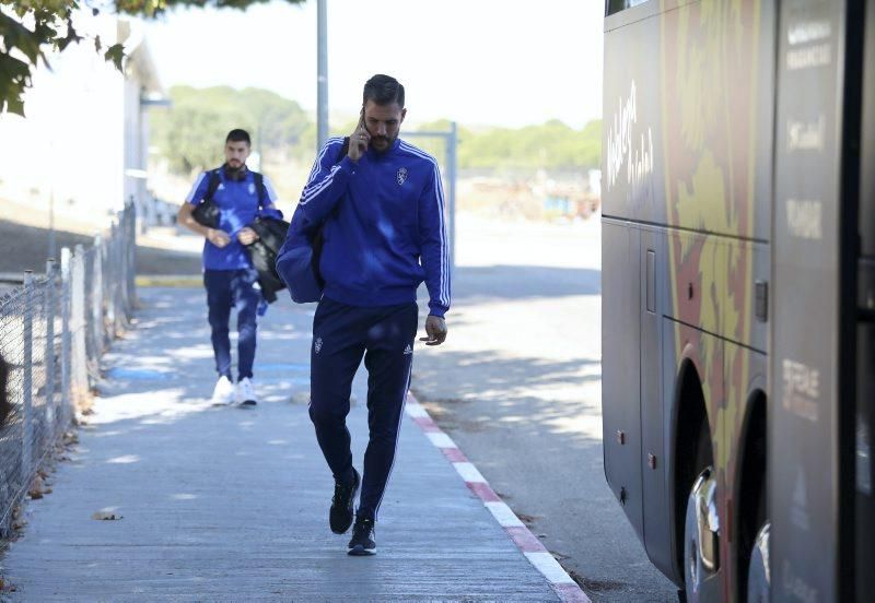 El Real Zaragoza parte hacia Gijón para el encuentro de mañana